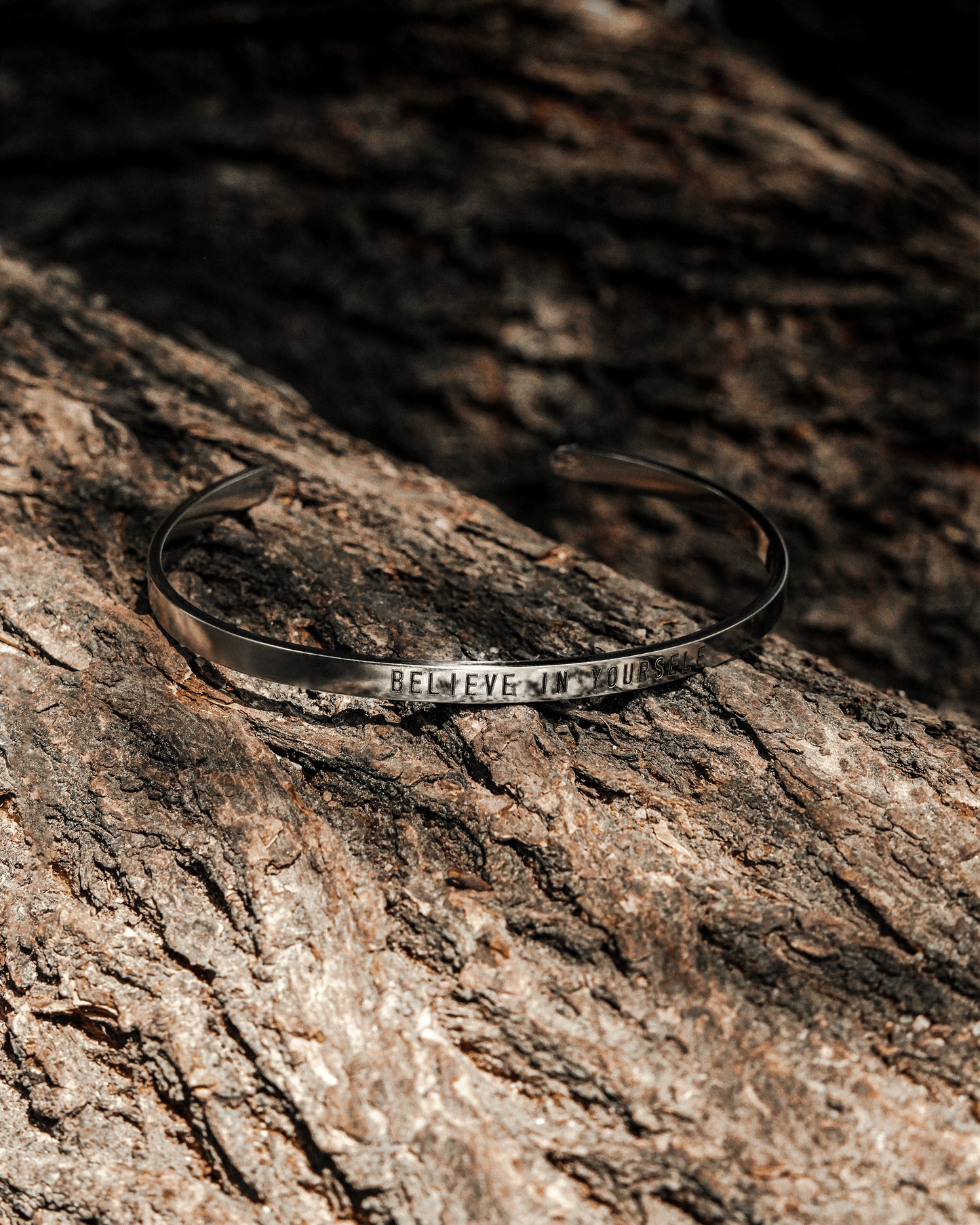 STAINLESS STEEL BRACELET "BELIEVE IN YOURSELF."